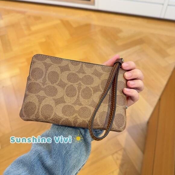 NWT Coach Corner Zip Wristlet Signature Canvas with Stripe CW854 Gold/Tan/Brown - Picture 2 of 7